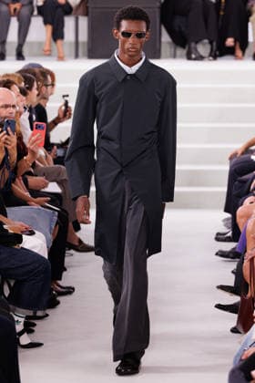IPA88869604 - Milan, Milan Women™s Fashion Week Spring Summer 2027 - Women™s Fashion, Spring Summer 2027 - Jil Sander fashion show - pictured on the runway: Model.  Copyright: xCinziaxCamelax xx IPA88869604