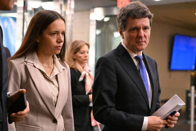 September 23, 2026, New York, New York, USA: President Nicu?or Dan of Romania and first lady of Romania Mirabela Gr?dinaru arrive for day 2 of the opening of the 81st Session of the United Nations General Assembly at United Nations Headquarters in New York, New York, USA on Wednesday, 23 September, 2026 New York USA - ZUMAs152 20260923_faa_s152_040 Copyright: xKylexMazzax-xPoolxviaxCNPx