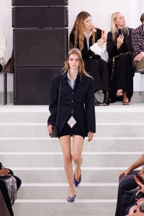 IPA88869624 - Milan, Milan Women™s Fashion Week Spring Summer 2027 - Women™s Fashion, Spring Summer 2027 - Jil Sander fashion show - pictured on the runway: Model.  Copyright: xCinziaxCamelax xx IPA88869624