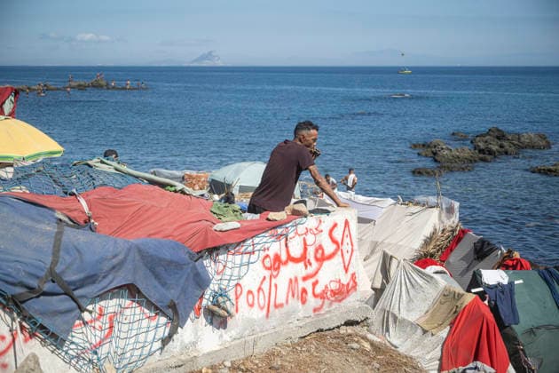 Police Once Again Break Up the Illegal Market at Trampolín Beach After Street Vending Resumes Several migrants at Trampolín Beach on September 23, 2026, in Ceuta, Spain. National and local police have once again been deployed to Trampolín Beach in a second operation against street vending. The migrants set up an illegal market again after authorities arrived at night to ask them to take down their stalls. SEPTEMBER 23, 2026 Ceuta, Spain  Copyright: xMarcosxMorenox 7794227