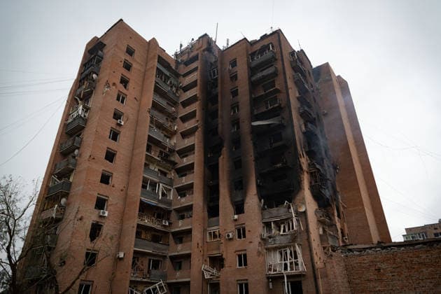 Aftermath of Russian attack on Ukraine s Kramatorsk KRAMATORSK, UKRAINE - SEPTEMBER 23: A residential building burns following a Russian airstrike in Kramatorsk, Ukraine, on September 23, 2026. Francisco Richart Anadolu Kramatorsk Ukraine. Editorial use only. Please get in touch for any other usage.  Copyright: x2026xAnadoluxFranciscoxRichartx