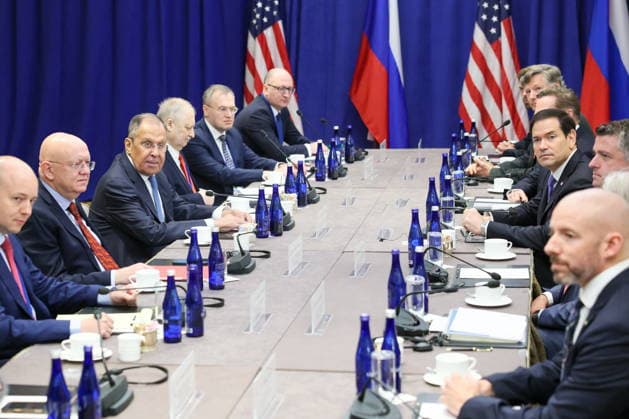 USA, NEW YORK New York City - SEPTEMBER 23, 2026: Russian Minister of International Affairs Sergei Lavrov (3nd L) and US Secretary of State Marco Rubio (3rd R) are seen at a meeting during the 2026 High-level Week at the 81st session of the UN General Assembly New York City USA  - ZUMAt113 20260923_zaa_t113_264 Copyright: xRussianxMinistryxOfxInternationax