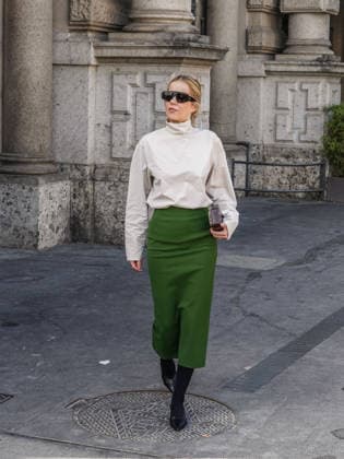 IPA88870879 - Milan, Milan Women s Fashion Week Spring Summer 2027 - Women s Fashion, Spring Summer 2027 - JIL SANDER fashion show - arrivals - pictured: guest  Copyright: xEmanuelexRobertoxDexCarlix xx IPA88870879
