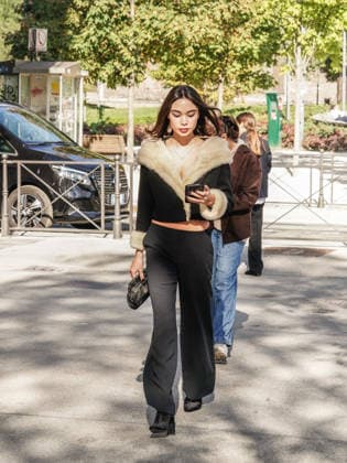 IPA88870910 - Milan, Milan Women s Fashion Week Spring Summer 2027 - Women s Fashion, Spring Summer 2027 - JIL SANDER fashion show - arrivals - pictured: guest  Copyright: xEmanuelexRobertoxDexCarlix xx IPA88870910