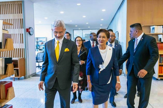 RECORD DATE NOT STATED EAM S. Jaishankar meets Trinidad and Tobago PM Kamla Persad-Bissessar in New York New York U.S. , Sep 23 (ANI): India s Foreign Minister S. Jaishankar meets Trinidad and Tobago Prime Minister Kamla Persad-Bissessar, in New York on Tuesday. (@DrSJaishankar X ANI Photo) New York USA Copyright: xANIx ANI_20260923001