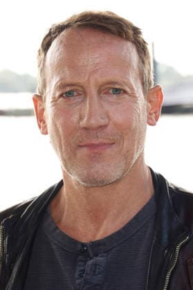 Wotan Wilke Möhring at a photo shoot on the set of the ARD crime drama *Tatort: Schwere See* at Falkensteiner Ufer in Hamburg, September 23, 2026 Foto:xH.xHartmannx xFuturexImagex tatort_hh_6906