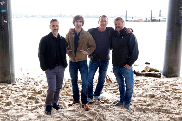 Denis Moschitto, Aaron Hilmer, Wotan Wilke Möhring, and Max Zähle at a photo shoot on the set of the ARD crime drama *Tatort: Schwere See* at Falkensteiner Ufer in Hamburg, September 23, 2026 Foto:xH.xHartmannx xFuturexImagex tatort_hh_6909