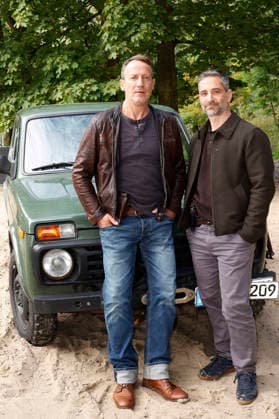 Wotan Wilke Möhring and Denis Moschitto at a photo shoot on the set of the ARD crime drama *Tatort: Schwere See* at Falkensteiner Ufer in Hamburg, September 23, 2026 Foto:xH.xHartmannx xFuturexImagex tatort_hh_6912