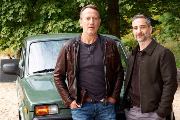 Wotan Wilke Möhring and Denis Moschitto at a photo shoot on the set of the ARD crime drama *Tatort: Schwere See* at Falkensteiner Ufer in Hamburg, September 23, 2026 Foto:xH.xHartmannx xFuturexImagex tatort_hh_6914