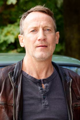 Wotan Wilke Möhring at a photo shoot on the set of the ARD crime drama *Tatort: Schwere See* at Falkensteiner Ufer in Hamburg, September 23, 2026 Foto:xH.xHartmannx xFuturexImagex tatort_hh_6916