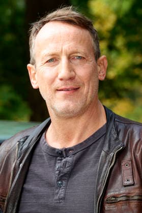 Wotan Wilke Möhring at a photo shoot on the set of the ARD crime drama *Tatort: Schwere See* at Falkensteiner Ufer in Hamburg, September 23, 2026 Foto:xH.xHartmannx xFuturexImagex tatort_hh_6919