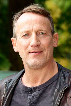 Wotan Wilke Möhring at a photo shoot on the set of the ARD crime drama *Tatort: Schwere See* at Falkensteiner Ufer in Hamburg, September 23, 2026 Foto:xH.xHartmannx xFuturexImagex tatort_hh_6922