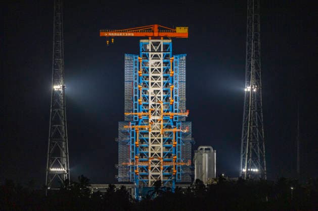 WENCHANG, CHINA - SEPTEMBER 23: China successfully launches the Satellite Internet Low Orbit Group 26 using a Long March 8A Y11 carrier rocket from the Hainan Commercial Spaceport on September 23, 2026 in Wenchang, Hainan Province of China. The satellites entered their predetermined orbit and the launch mission was completed successfully.  Copyright: xVCGx 111669052375