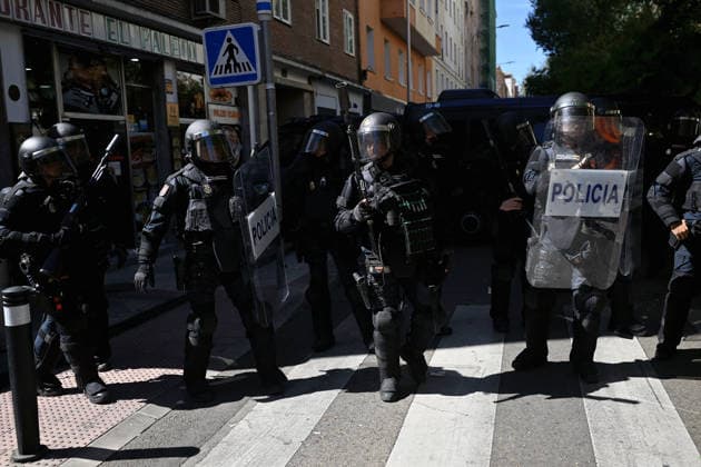 87-year-old woman evicted from Madrid home after 70 years MADRID, SPAIN - SEPTEMBER 23: Police officers take security measures in the area in central Madrid during the eviction of 87-year-old Mari Carmen, who is forced to leave her home following a court order after living there for 70 years, in Madrid, Spain, on +September 23, 2026. Mari Carmen had continued to stay in the property despite the court ruling, receiving social support from people gathered outside the home. The eviction follows a legal dispute that began after Urbagestion purchased the property in 2018 and has drawn attention amid Spain s ongoing housing crisis. Burak Akbulut Anadolu Madrid Spain. Editorial use only. Please get in touch for any other usage.  Copyright: x2026xAnadoluxBurakxAkbulutx