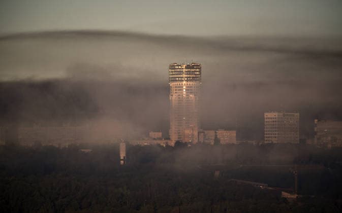 Smoke shrouds Kyiv after Russian drone strikes Smoke from fires at civilian facilities, including petrol stations and warehouses, rises over residential districts in Kyiv, Ukraine, on September 23, 2026. The fires, attributed to a Russian drone attack, produced dense smoke and smog across several parts of the city. Kyiv Ukraine  Copyright: xYevhenxKotenkox originalFilename: ukrinform-smokeshr260923_npeEE.jpg