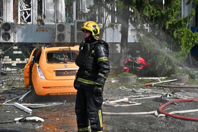 Russian Drone Strike In Kyiv Firefighters work at the site of a business center hit by a Russian drone strike in Kyiv, on September 23, 2026. KYIV Ukraine  Copyright: xOleksandrxGusevx originalFilename: gusev-russiand260923_npxZ5.jpg