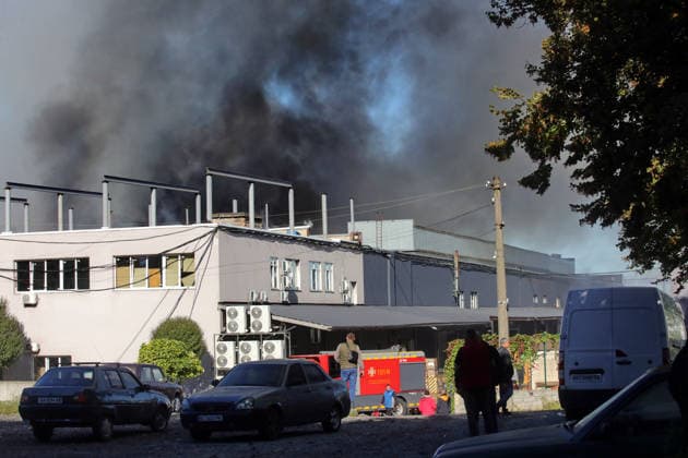 Post office on fire in Kyiv region due to Russian attack A thick column of black smoke rises above a cargo department of the Nova Poshta company that caught fire following a Russian drone attack in Vyshneve, Kyiv region, Ukraine, on September 23, 2026. Vyshneve Kyiv region Ukraine  Copyright: xVolodymyrxTarasovx originalFilename: ukrinform-postoffi260923_npEz5.jpg