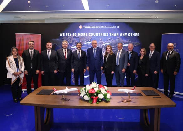 Turkish President Recep Tayyip Erdogan NEW YORK, UNITED STATES - SEPTEMBER 23: (----EDITORIAL USE ONLY - MANDATORY CREDIT - TURKISH PRESIDENCY MURAT KULA HANDOUT - NO MARKETING NO ADVERTISING CAMPAIGNS - DISTRIBUTED AS A SERVICE TO CLIENTS----) Turkish President Recep Tayyip Erdogan (C) attends the signing ceremony of the agreement between Turkish Airlines and Boeing in New York, United States on September 23, 2026. TUR Presidency Murat Kula Handout Anadolu New York United States. Editorial use only. Please get in touch for any other usage.  Copyright: x2026xAnadoluxTURxPresidencyx xMuratxKulax xHandoutx