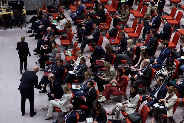 September 23, 2026, New York, New York, USA: Delegates, diplomats and other attendees sit in the Security Council chamber during a meeting on the maintenance of peace and security of Ukraine at United Nations headquarters in New York City. New York USA  - ZUMAs237 20260923_aap_s237_016 Copyright: xMarkxJ.xSullivanx