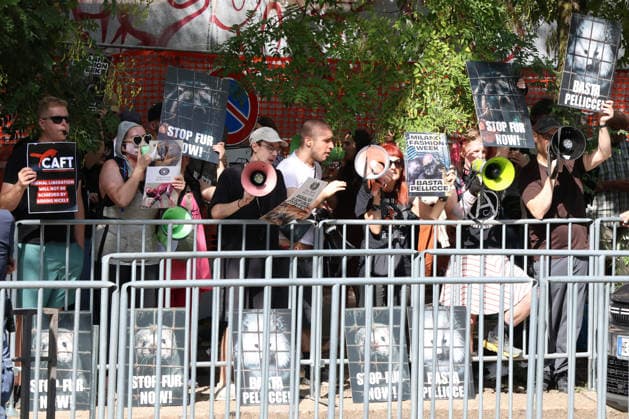 September 23, 2026, Milan, Lombardy, Italy: People for the Ethical Treatment of Animals (PETA) protests against the use of animal skins in the fashion industry in front of the location where the Fendi fashion show will take place during Milan Fashion Week, 23 09 2026 Milan Italy  - ZUMAa289 20260923_zia_a289_295 Copyright: xPierrexTeyssotx xAgfx