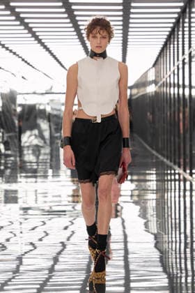 September 23, 2026, Milano: Un abito della nuova collezione Fendi, la seconda firmata da Maria Grazia Chiuri, che ha sfilato oggi a Milano su una passerella incorniciata da superfici specchianti che riflettevano l immagine del pubblico, 23 settembre 2026 ANSA ufficio stampa Fendi ++FOTO DIFFUSA DALL UFFICIO STAMPA - USARE SOLO PER ILLUSTRARE OGGI LA NOTIZIA INDICATA NEL TITOLO - NON ARCHIVIARE FOTO NON IN VENDITA - DA USARE SOLO PER FINI GIORNALISTICI - NPK+++ ---- An handout picture, provided by , shows a dress from the new Fendi collection the second designed by Maria Grazia Chiuri showcased today in Milan on a runway framed by mirrored surfaces that reflected the audience, September 23, 2026. ANSA handout +++ ANSA PROVIDES  - ZUMAa110 20260923_zaf_a110_039 Copyright: xFendixPressxOfficex