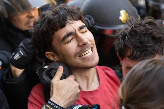 September 23, 2026, Madrid, Madrid, SPAIN: Hundreds of Madrid residents, mobilized by the Tenants Union, are protesting against the eviction of MaricarmenÃ¢â‚¬an 87-year-old woman forced out of the apartment where she had lived for 70 years by a real estate investment fund. She had refused to leave the home for which she had always paid rent. Police used charge tactics against the demonstrators. Madrid SPAIN  - ZUMAl221 20260923_zip_l221_024 Copyright: xIgnacioxLopezxIsasmendix