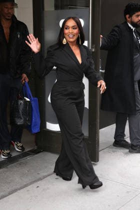 September 23, 2026, New York, New York, USA: Angela Bassett at ABC Studios in New York City for Ã¢â‚¬ËœThe ViewÃ¢ New York USA  - ZUMAh16_ 20260923_zaf_h16_028 Copyright: xDanxHerrickx