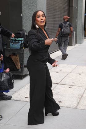 September 23, 2026, New York, New York, USA: Angela Bassett at ABC Studios in New York City for Ã¢â‚¬ËœThe ViewÃ¢ New York USA  - ZUMAh16_ 20260923_zaf_h16_037 Copyright: xDanxHerrickx