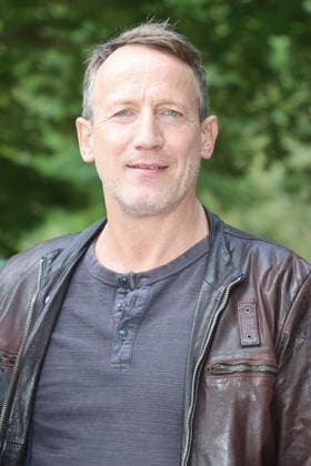 Photo shoot on the set of the NDR Tatort episode Schwere See featuring Wotan Wilke Möhring; photo shoot on the set of the NDR Tatort episode Schwere See, Falkensteiner Ufer, Hamburg, September 23, 2026 Copyright: xEventpressxBecherx