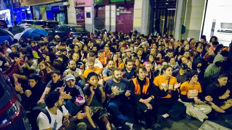 September 23, 2026, Madrid, Madrid, SPAIN: Authorities carry out the eviction of Maricarmen from her home, amid the presence of people supporting her and attention from the media. Madrid SPAIN  - ZUMAz108 20260923_znp_z108_009 Copyright: xRichardxZubelzux