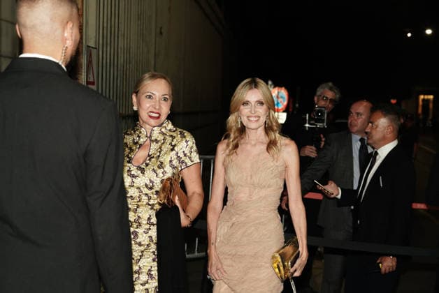 IPA88878387 - MILAN - Gala dinner at the Palazzo Reale in Milan to mark the opening of Milan Women s Fashion Week 2026 2027. Pictured: a guest  Copyright: xEmanuelexRobertoxDexCarlix xx IPA88878387