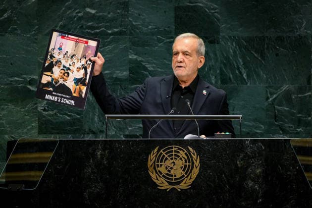 September 23, 2026, New York, United States: Iranian President Masoud Pezeshkian holds up a placard labeled MINAB S SCHOOL during his address to the 81st United Nations General Assembly at United Nations headquarters in New York City, United States, on September 23, 2026. A United Nations fact-finding mission said it had reasonable grounds to believe U.S. forces were responsible for the February 28 strike on the Shajareh Tayyebeh Primary School in Minab, which it said killed more than 150 people, including 120 children; the United States rejected the mission s findings. New York USA - ZUMAi98_ 20260923_zih_i98_011 Copyright: xIranianxPresidencyx