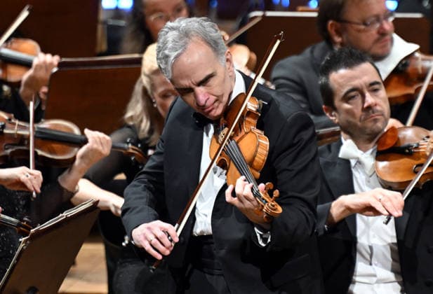 American violinist Gil Shaham performs with Czech Philharmonic during the closing concert of the Dvorak Prague International Music Festival, on September 23, 2026, in Prague, Czech Republic. (CTKxPhoto KaterinaxSulova) CTKPhotoP2026092309657  CTKPhotoP2026092309657