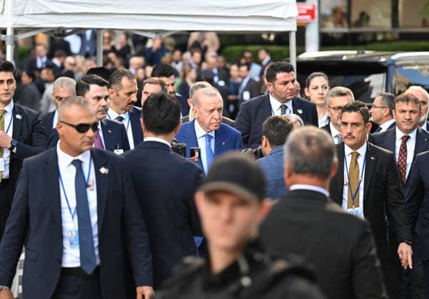 Turkish President Erdogan walks from Turkevi to UN Headquarters for UN Climate Summit NEW YORK, UNITED STATES - SEPTEMBER 23: Turkish President Recep Tayyip Erdogan walks from the Turkish House (Turkevi) to the UN Headquarters to attend the UN Climate Summit during the 81st United Nations General Assembly (UNGA) in New York, United States, on September 23, 2026. Mehmet Ali Ozcan Anadolu New York United States. Editorial use only. Please get in touch for any other usage.  Copyright: x2026xAnadoluxMehmetxAlixOzcanx