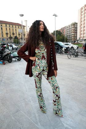IPA88882443 - Milan, September 23, 2026: People, influencers, photographers, and onlookers at the Etro fashion show in Piazza Lina Bo Bardi during Milan Fashion Week  Copyright: xDuilioxPiaggesix xDuilioxPiaggesix IPA88882443