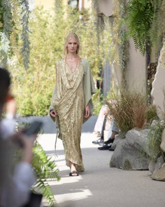 September 23, 2026, Milan, Lombardy, Italy: Models present the SARAWONG Spring Summer 2027 collection during Milan Fashion Week in Milan Italy on September 23 2026. The new collection was unveiled at 10 Corso Como during the official Milan Fashion Week Spring Summer 2027 calendar. Milan Italy  - ZUMAp285 20260923_zep_p285_038 Copyright: xGennaroxPiscopox