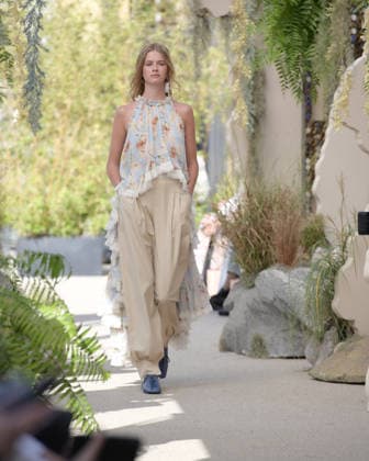 September 23, 2026, Milan, Lombardy, Italy: Models present the SARAWONG Spring Summer 2027 collection during Milan Fashion Week in Milan Italy on September 23 2026. The new collection was unveiled at 10 Corso Como during the official Milan Fashion Week Spring Summer 2027 calendar. Milan Italy  - ZUMAp285 20260923_zep_p285_056 Copyright: xGennaroxPiscopox