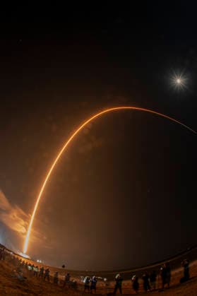 WENCHANG, CHINA - SEPTEMBER 23: China successfully launches the Satellite Internet Low Orbit 26 Group satellites using a Long March 8A carrier rocket at the Hainan Commercial Spaceport on September 23, 2026 in Wenchang, Hainan Province of China. The satellites entered their predetermined orbit.  Copyright: xVCGx 111669147750