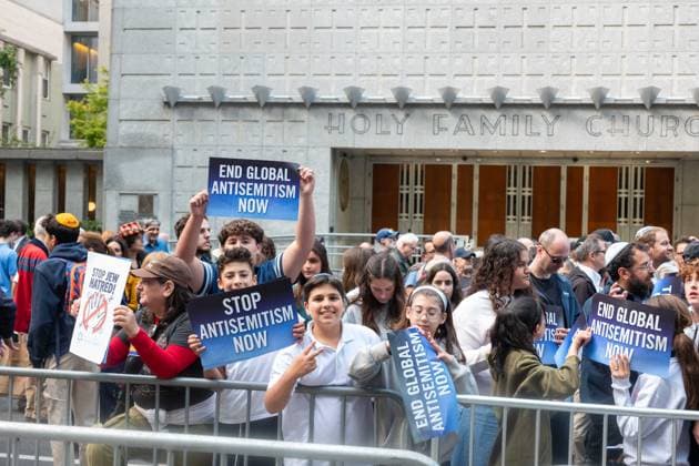 New York, NY- September 23: No More Excuses Rally Against Antisemitism with UJA, Yeshiva University and JCRC to call on world leaders to challenge antisemitism on September 23, 2026 Credit AdMedia USA  - ZUMAa123 20260923_zaa_a123_066 Copyright: xCamaraxPorterx