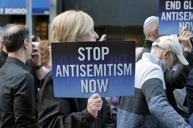 September 23, 2026, New York, New York, USA: Hundreds of demonstrators gathered in Dag Hammarskjold Plaza calling on world leaders attending the UN.General Assembly to act decisively against the rising worldwide tide of antisemitism both locally and globally.using te slogan No More Excuses . Organized by a coalition of major Jewish organizations speakers the rally.included impactful testimonies of a survivor of the October 7 Hamas attack and a survivor of the mass shooting in .Australia. New York USA - ZUMAh156 20260923_znp_h156_006 Copyright: xMiloxHessx