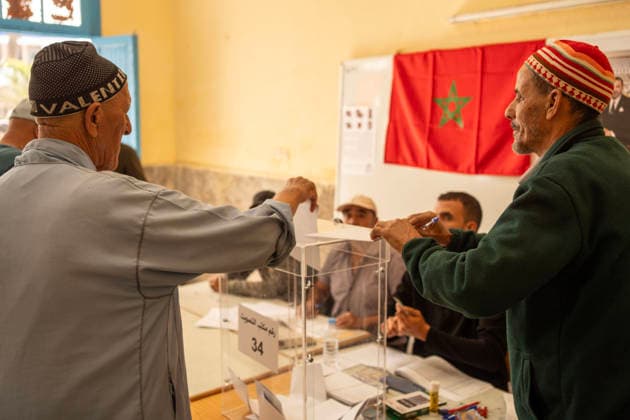 September 23, 2026, Essaouira, Morocco: A man casts his vote at a polling station during parliamentary elections in Essaouira, Morocco. Essaouira Morocco - ZUMAz174 20260923_zip_z174_002 Copyright: xMoexZoyarix
