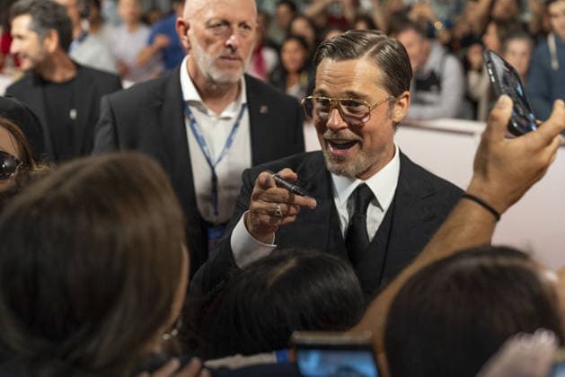 Brad Pitt presents his film Heart of the Beast at the 74th San Sebastian International Film Festival SAN SEBASTIAN, SPAIN - SEPTEMBER 23: American actor and producer Brad Pitt poses for photos with fans on the red carpet during the premiere of Heart of the Beast at the 74th San Sebastian International Film Festival in San Sebastian, Spain, on September 23, 2026. Javi Julio Anadolu San sebastian Spain. Editorial use only. Please get in touch for any other usage.  Copyright: x2026xAnadoluxJavixJuliox