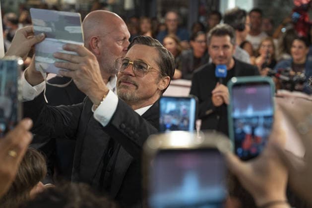 Brad Pitt presents his film Heart of the Beast at the 74th San Sebastian International Film Festival SAN SEBASTIAN, SPAIN - SEPTEMBER 23: American actor and producer Brad Pitt poses for photos with fans on the red carpet during the premiere of Heart of the Beast at the 74th San Sebastian International Film Festival in San Sebastian, Spain, on September 23, 2026. Javi Julio Anadolu San sebastian Spain. Editorial use only. Please get in touch for any other usage.  Copyright: x2026xAnadoluxJavixJuliox