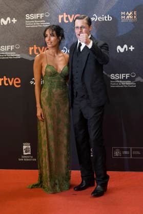 Brad Pitt with his girlfriend Ines de Ramon at the premiere of the film *Heart of the Beast* at the 74th San Sebastián International Film Festival (Festival Internacional de Cine de San Sebastián) at the Kurassl in San Sebastián, September 23, 2026 Foto:xC.xNiehausx xFuturexImagex beast_6933