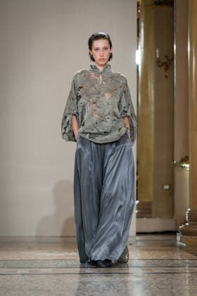 KEQIAO fashion show during the Milan Fashion Week - Womenswear Spring Summer 2027 in Milan, Italy, on 23 September 2026. A model walks the runway at KEQIAO fashion show during the Milan Fashion Week - Womenswear Spring Summer 2027 in Milan, Italy, on 23 September 2026., Credit:Stefano Costantino TTL Stefano Costantino Avalon Italy, Milan  Copyright: xStefanoxCostantinoxTTLx xStefanoxCostantinox xAvalonx 1137646436