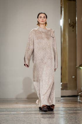 KEQIAO fashion show during the Milan Fashion Week - Womenswear Spring Summer 2027 in Milan, Italy, on 23 September 2026. A model walks the runway at KEQIAO fashion show during the Milan Fashion Week - Womenswear Spring Summer 2027 in Milan, Italy, on 23 September 2026., Credit:Stefano Costantino TTL Stefano Costantino Avalon Italy, Milan  Copyright: xStefanoxCostantinoxTTLx xStefanoxCostantinox xAvalonx 1137646555