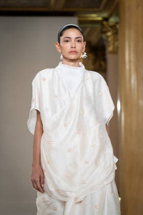 KEQIAO fashion show during the Milan Fashion Week - Womenswear Spring Summer 2027 in Milan, Italy, on 23 September 2026. A model walks the runway at KEQIAO fashion show during the Milan Fashion Week - Womenswear Spring Summer 2027 in Milan, Italy, on 23 September 2026., Credit:Stefano Costantino TTL Stefano Costantino Avalon Italy, Milan  Copyright: xStefanoxCostantinoxTTLx xStefanoxCostantinox xAvalonx 1137646591