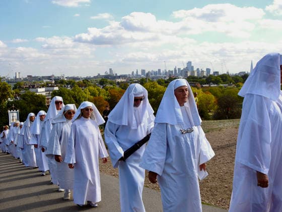 Druids mark the autumn equinox on Primrose Hill in London London, UK. 23 September 2026. Members of The Druid Order process up Primrose Hill during a ceremony marking the autumn equinox, with the London skyline visible in the background., Credit:Alexander Seale Avalon united kingdom, London  Copyright: xAlexanderxSealex xAvalonx 1137643731