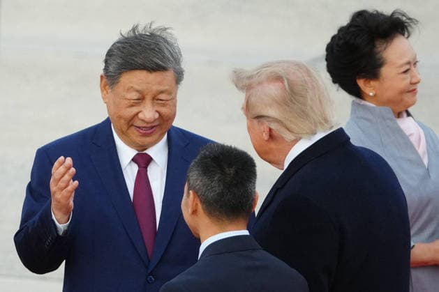 President Triump Welcomes Xi Jinping For Three Days Visit - DC Xi Jinping, China s president, and US President Donald Trump speak during an arrival ceremony at Joint Base Andrews, Maryland, US, on Wednesday, Sept. 23, 2026. Xi Jinping and Donald Trump will sit down this week to hash out a plethora of thorny issues from trade to Taiwan. One thing both sides agree on: neither can afford to tap the brakes on AI. Photo by Al Drago Pool ABACAPRESS.COM  Copyright: xPool ABACAx