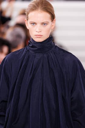 IPA88882566 - Milan, Milan Women™s Fashion Week Spring Summer 2027 - Women™s Fashion, Spring Summer 2027 - Jil Sander fashion show - Pictured on the runway: Model.  Copyright: xCinziaxCamelax xx IPA88882566